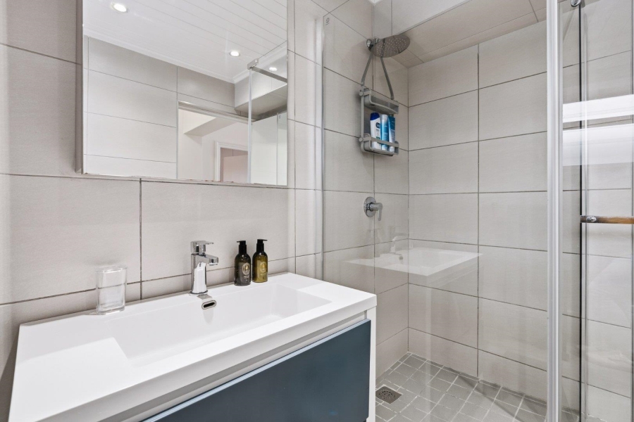 1 Bedroom Property for Sale in Mouille Point Western Cape